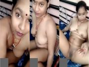 Bhabhi Shows Her Nude Body