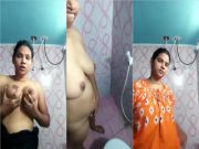 Desi Girl Play With her Boobs