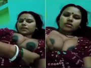 Indian Bhabhi Shows Boobs